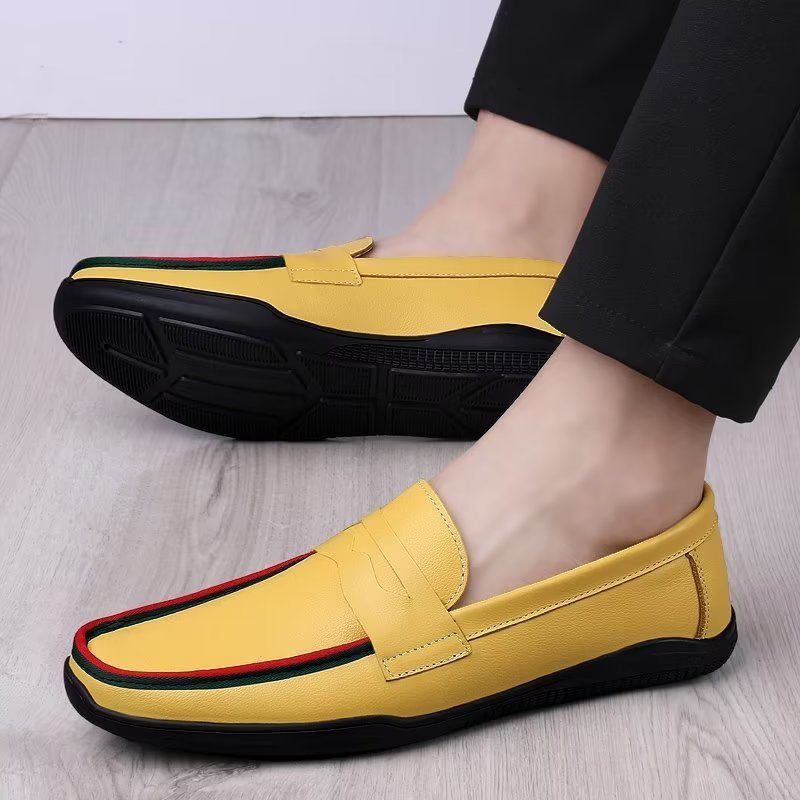 Fritidssko Herre Elegante Pu Slip-on Loafers Med Metallmote - Gult