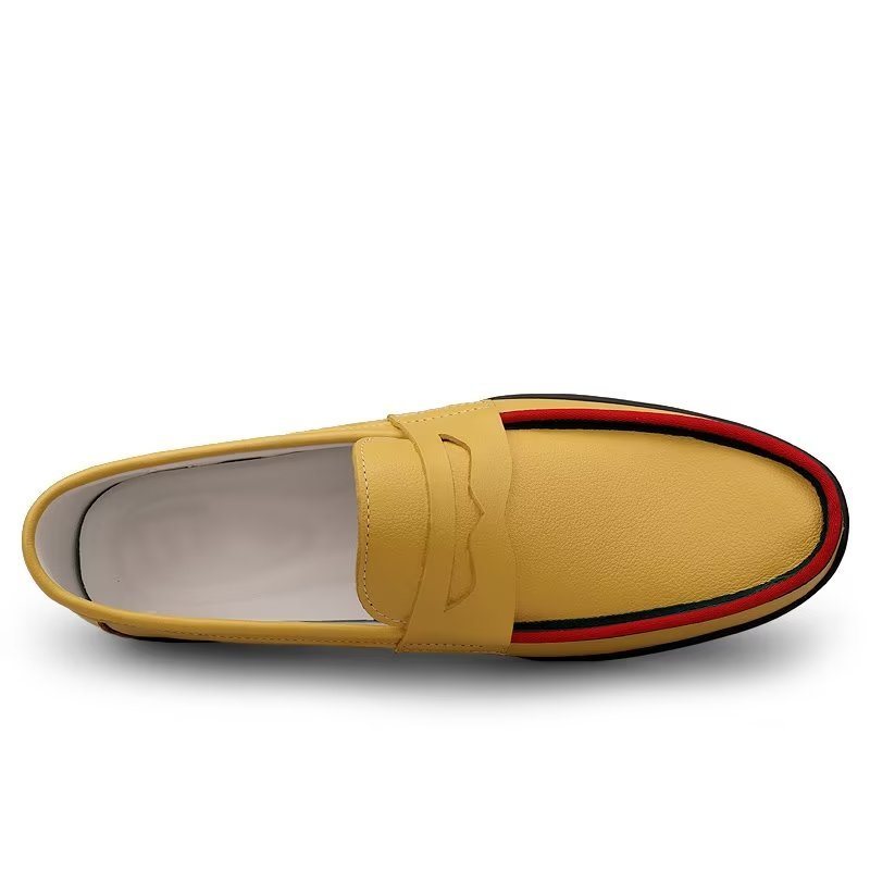 Fritidssko Herre Elegante Pu Slip-on Loafers Med Metallmote - Gult