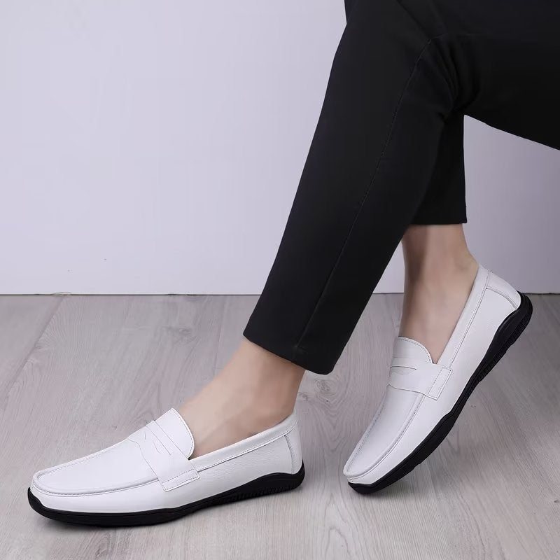 Fritidssko Herre Elegante Pu Slip-on Loafers Med Metallmote - Hvitt Hull