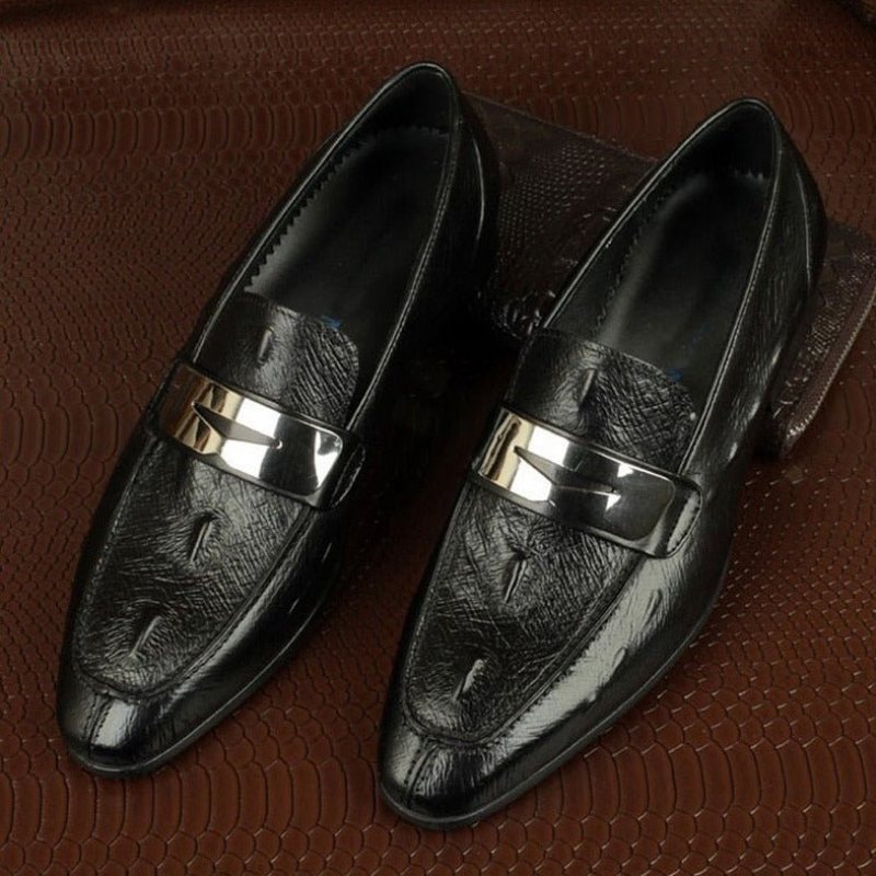 Loafers Herre Alligator Texture Slip-on Med Spiss Tå - Svart